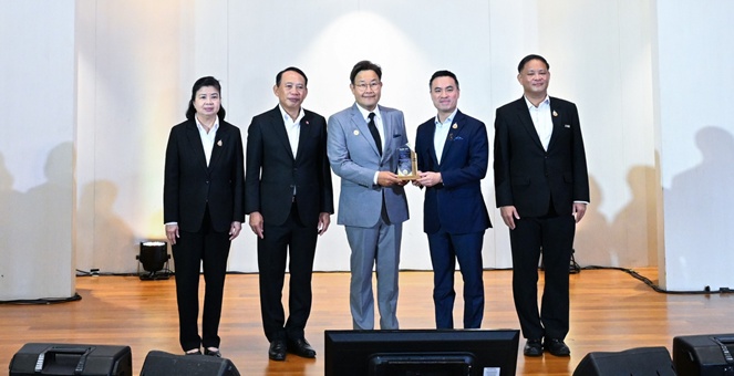 ศุภาลัย คราม เขาเต่า แท็กทีม ศุภาลัย พรีมา วิลล่า และ ปาล์มสปริงส์ รังสิต คลอง 3 คว้าฉลากประหยัดพลังงานเบอร์ 5 จาก กฟผ. ชูการออกแบบใส่ใจพลังงาน พร้อมส่งต่อความคุ้มค่าสู่ลูกบ้าน