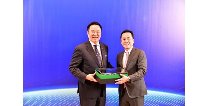 นายกรัฐมนตรีไทยพบปะหารือรองประธานกรรมการของเสียวหมี่ ณ นครเฉิงตู สาธารณรัฐประชาชนจีน