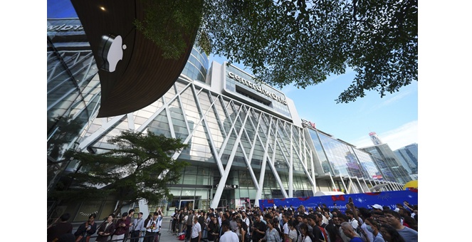 คึกคักทั่วไทย! รับ iPhone 18 Pro วันแรกที่เซ็นทรัลทั่วประเทศ พร้อมดีล คุ้มสุดที่เซ็นทรัล